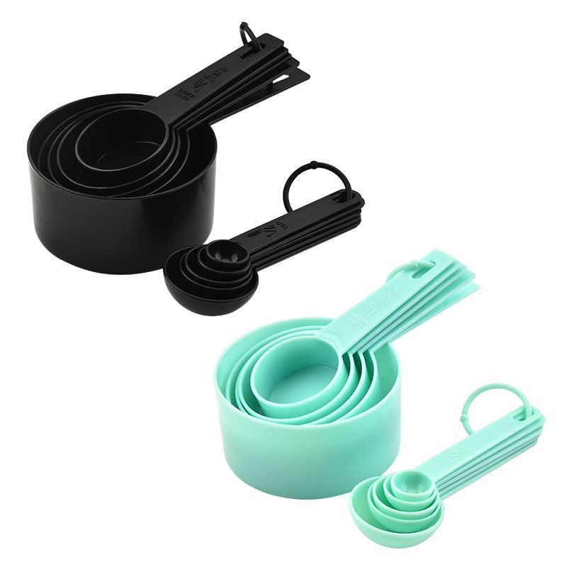 Kitchen Gadgets Under $10 - Набор пластиковых мерных стаканчиков и ложек,